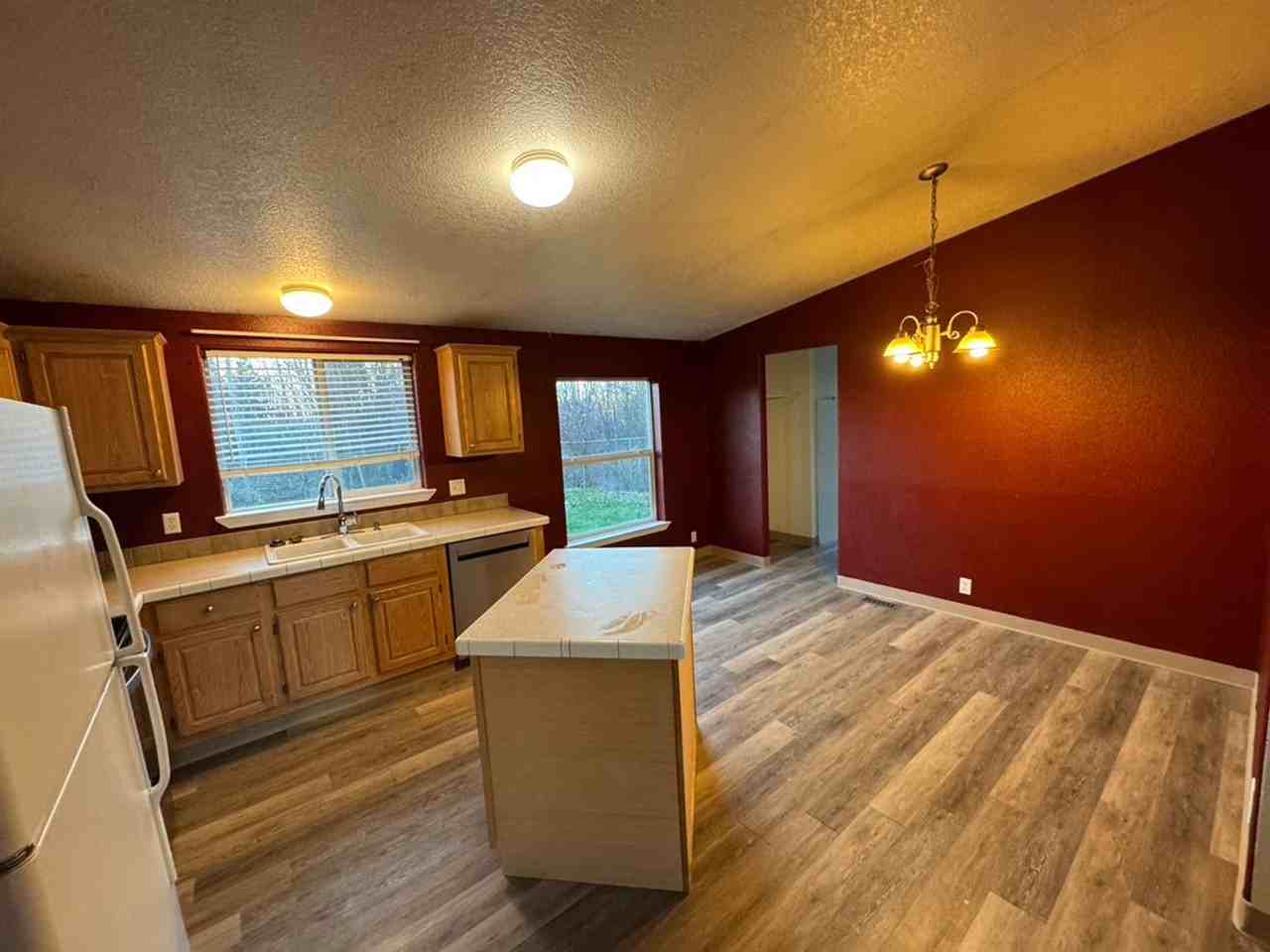 1495 Daniel St - Photo 3 of 10