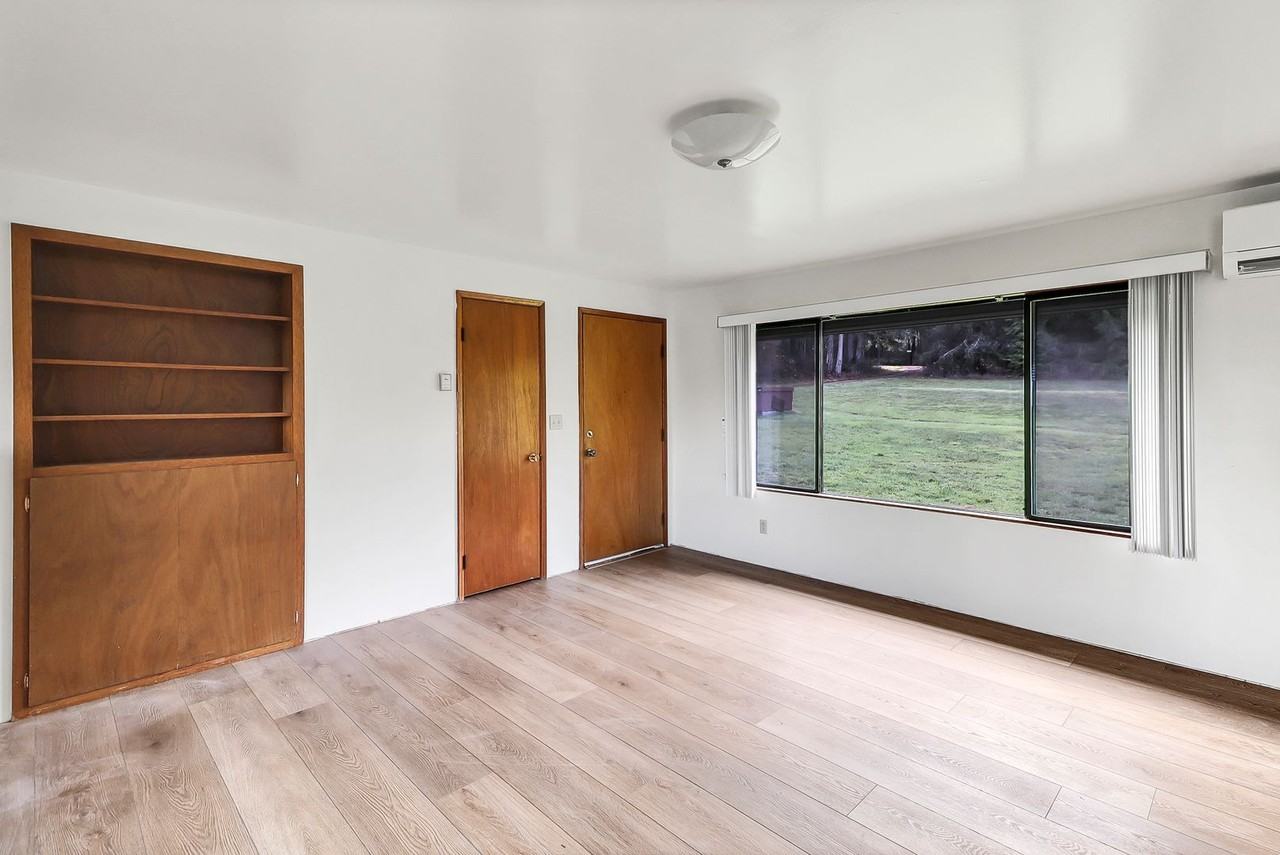 2456 Strawberry Point Rd - Photo 3 of 20