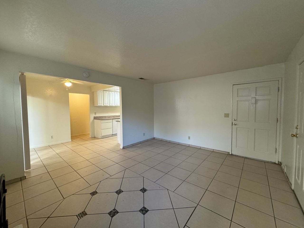 2526 Plantation Pl - Photo 3 of 24