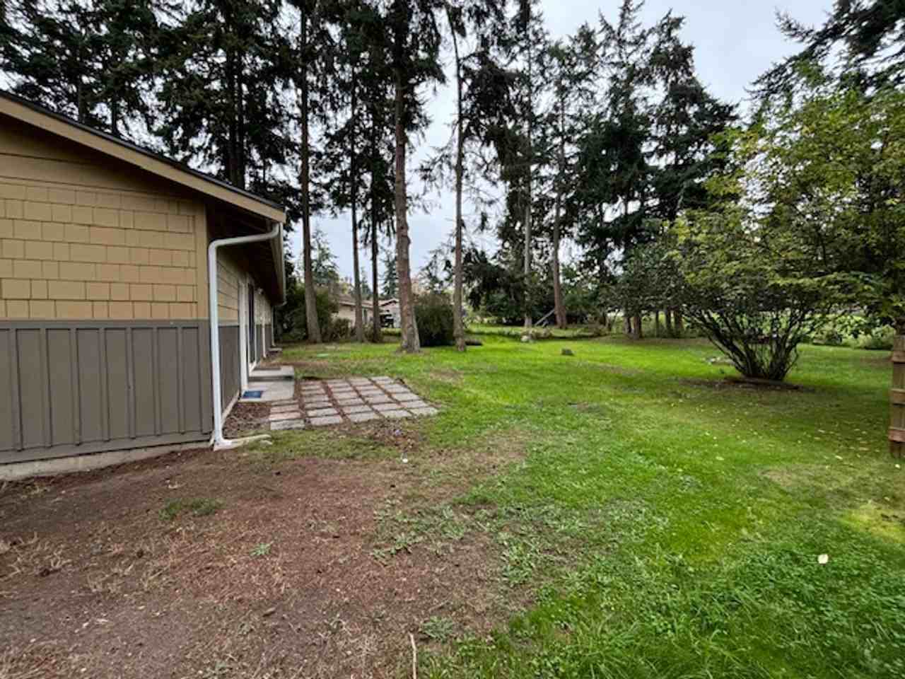 1097 Greenwood St - Photo 3 of 20