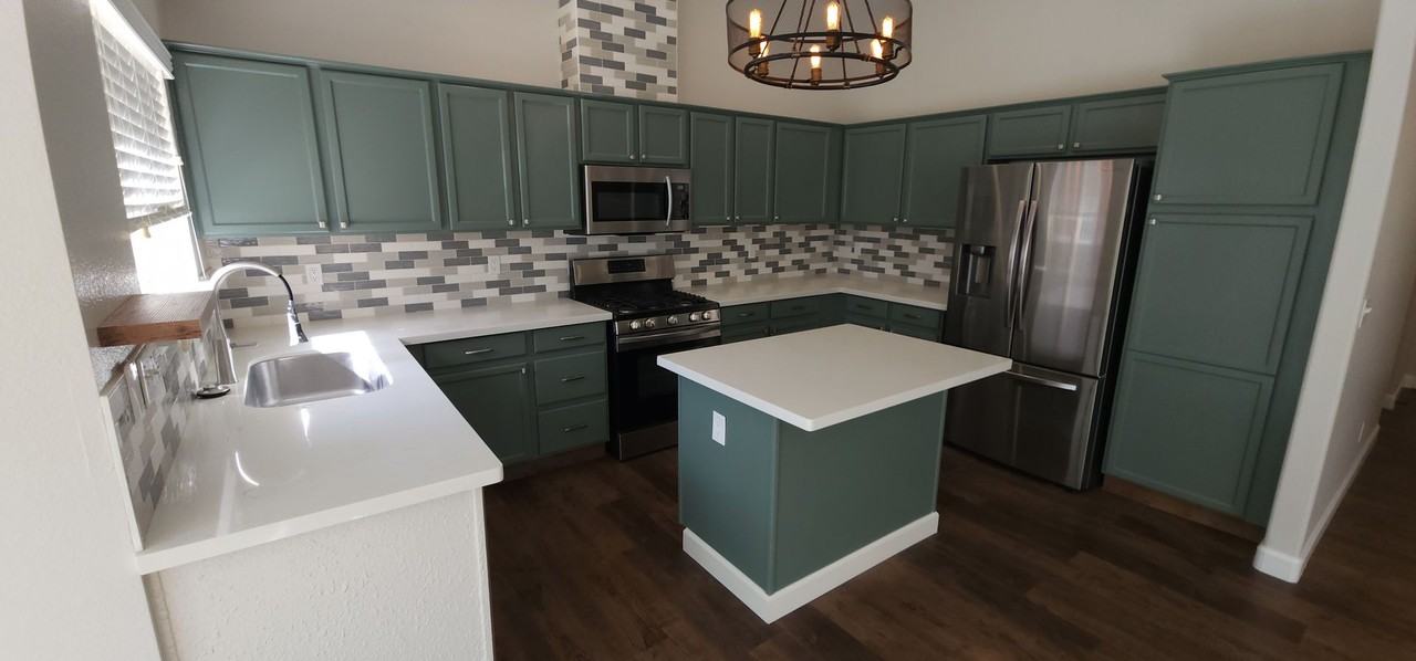 1666 Eastmont Ln - Photo 2 of 14