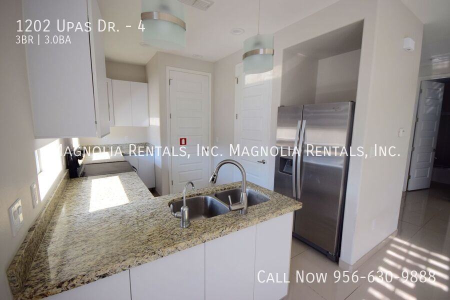 1202 Upas Dr #4 - Photo 3 of 21