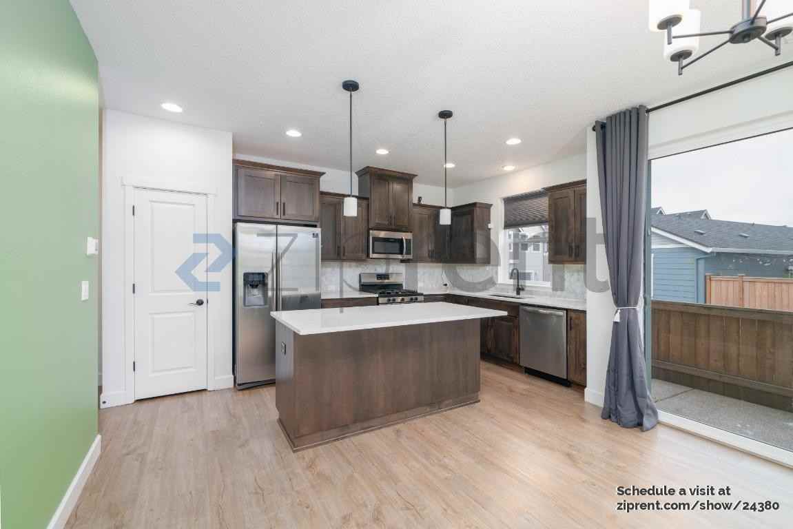 7574 Southeast Blanton Street - Photo 4 of 15