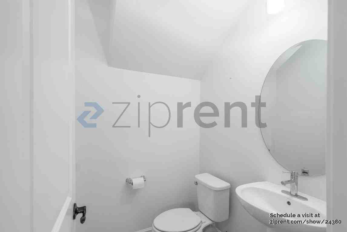 7574 Southeast Blanton Street - Photo 5 of 15