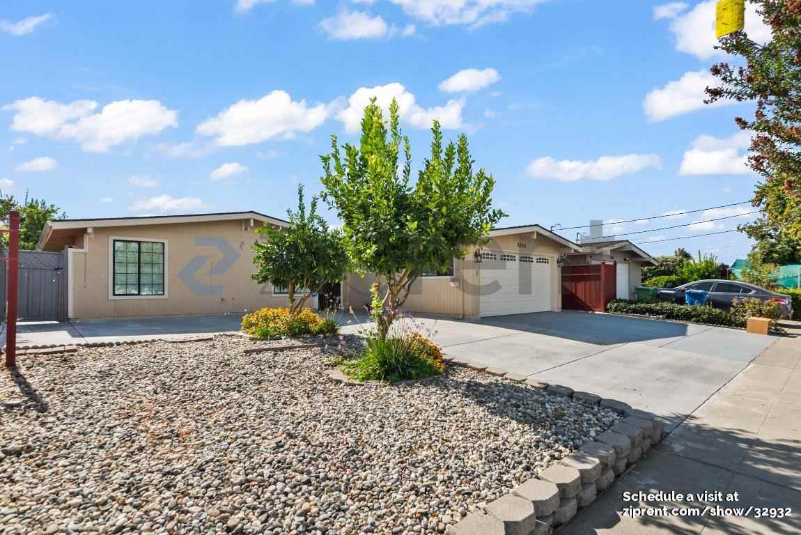 2652 Darwin St - Photo 2 of 26