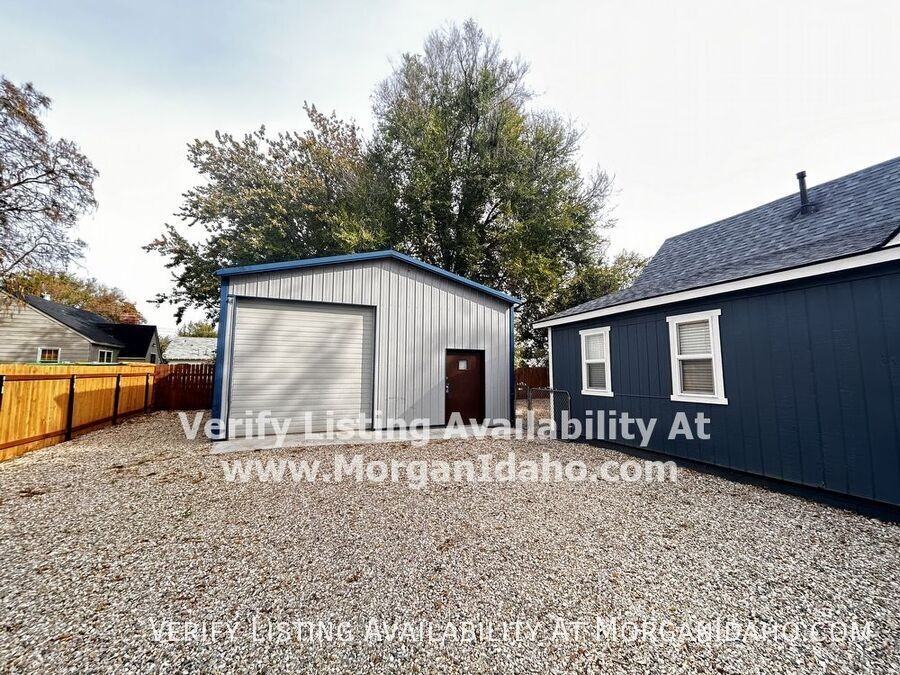 305 Teena St - Photo 3 of 13