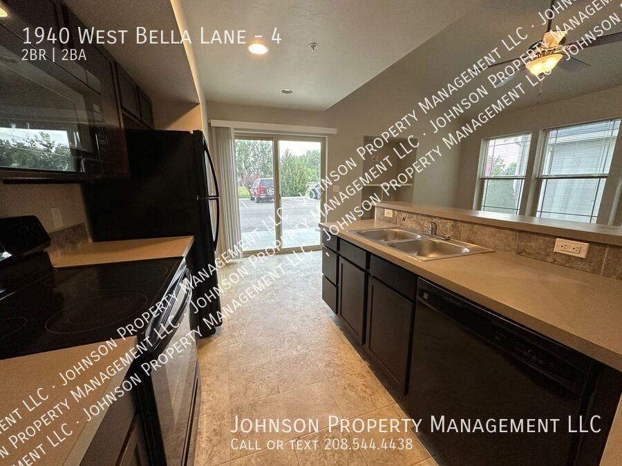 1940 W Bella Ln #4 - Photo 2 of 13