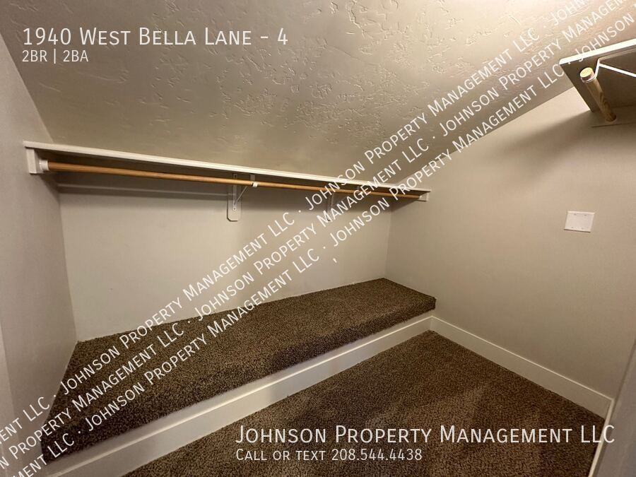 1940 W Bella Ln #4 - Photo 6 of 13