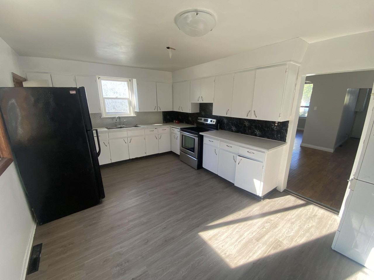 21 Johnson Ave - Photo 2 of 12