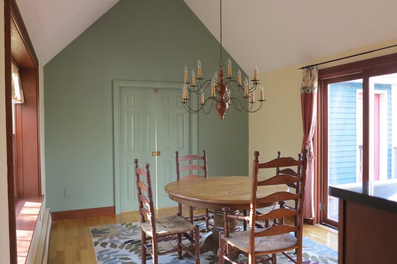 12 Winthrop Rd - Photo 3 of 19