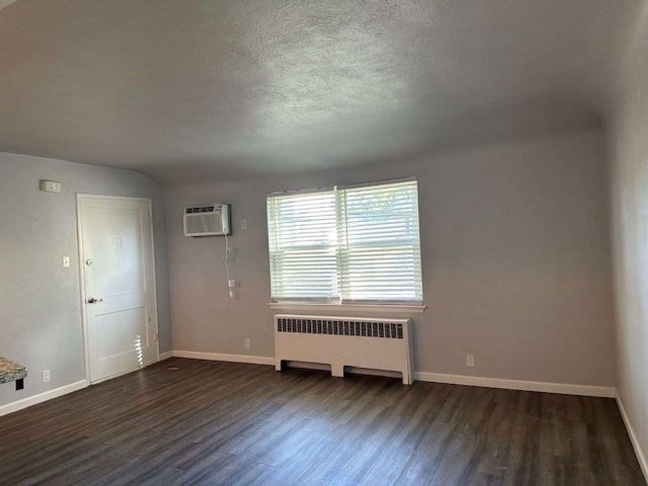 12 S 19th St #B - Photo 4 of 9