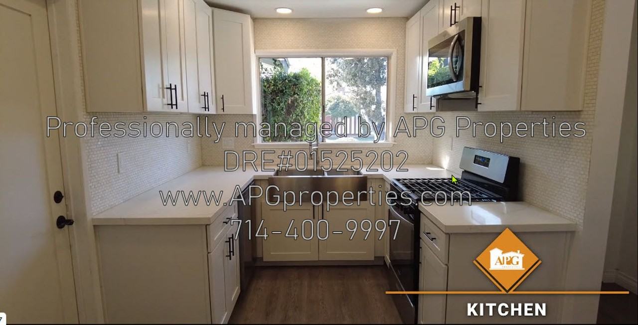 2215 E South Redwood Dr - Photo 3 of 22