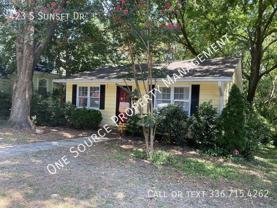 423 S Sunset Dr - Photo 1 of 1