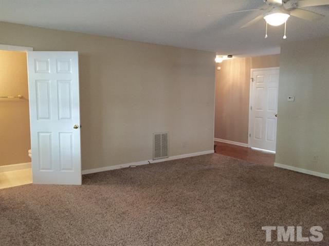 504 Coggeshall St - Photo 2 of 20