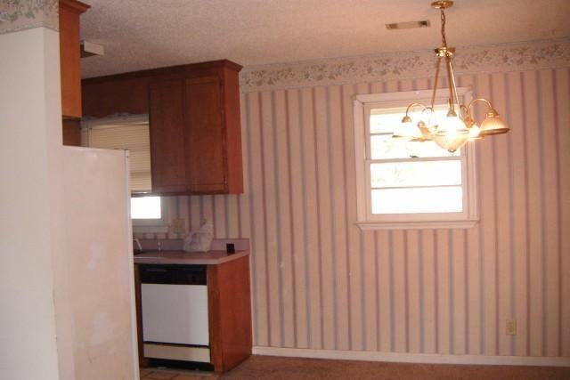607 Greenbriar Rd - Photo 3 of 8