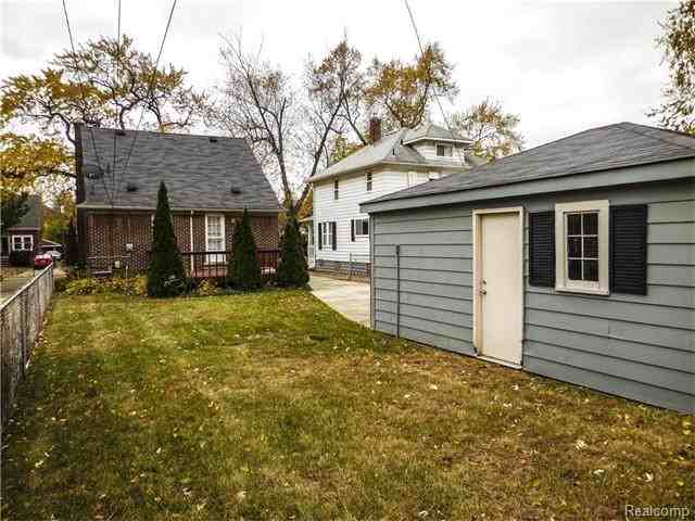 21524 S Military St - Photo 2 of 18