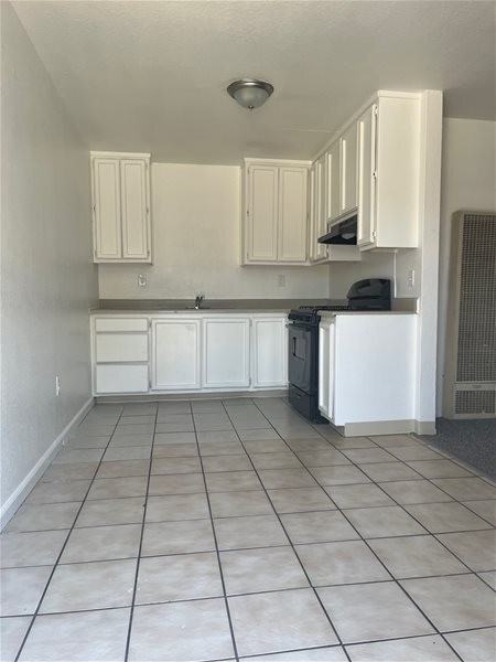 1115 Holly Avenue #B - Photo 2 of 9