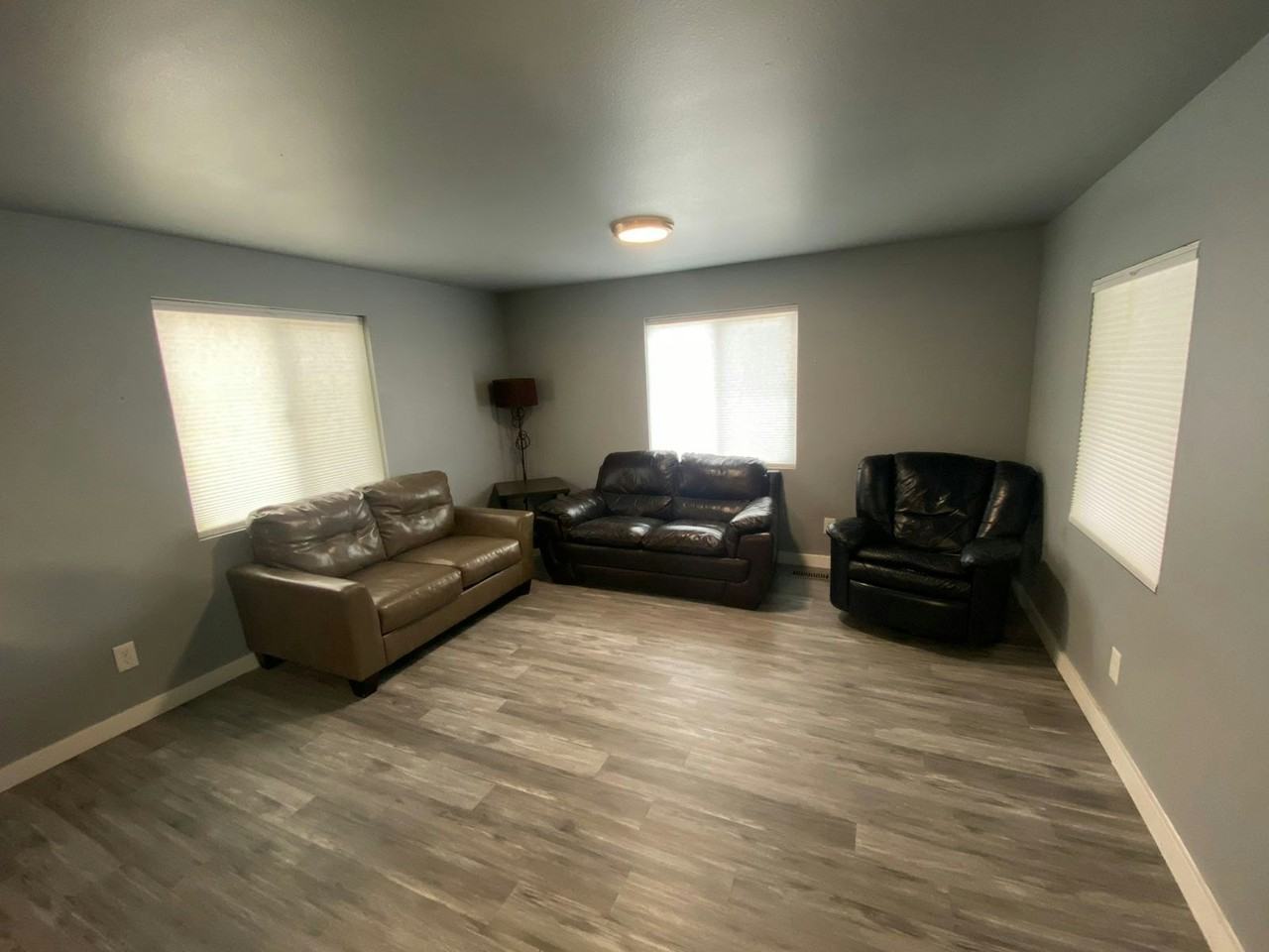 8920 Elim Street - Photo 3 of 6