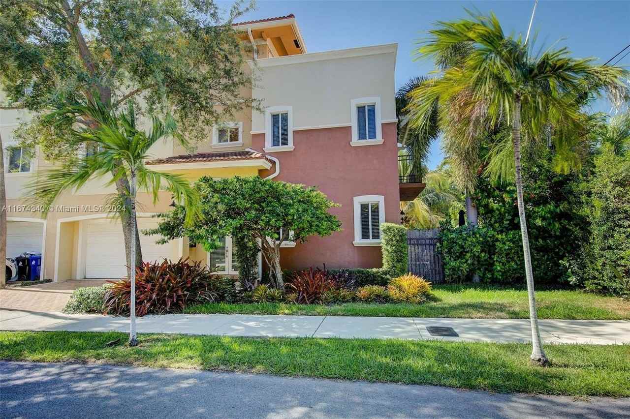 1705 Northeast 11th Street #1705 - Photo 4 of 50