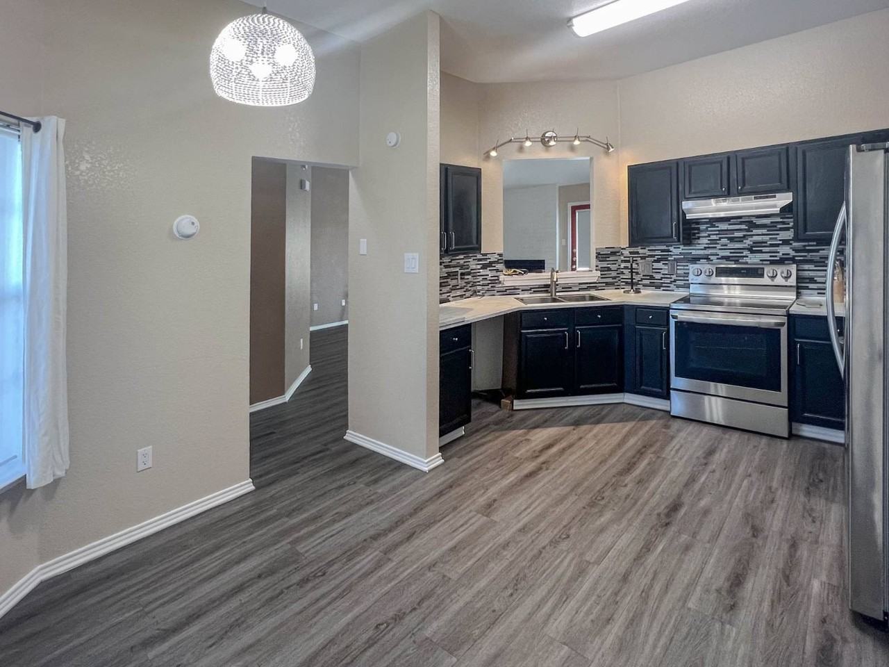 2604 Wiley Dr - Photo 3 of 21