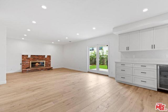 855 Hillcrest St - Photo 2 of 8