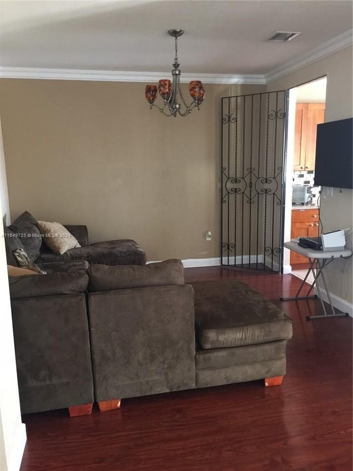 10768 Nw 76th Ln #10768 - Photo 3 of 8