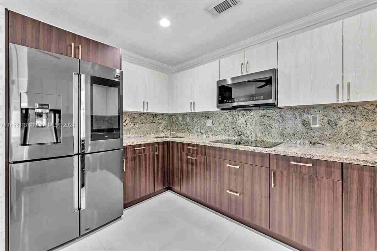 1198 Sw 133rd Place Cir - Photo 2 of 8