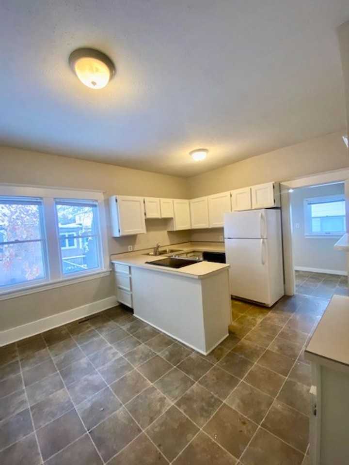 921 S 4th St W - Photo 6 of 29
