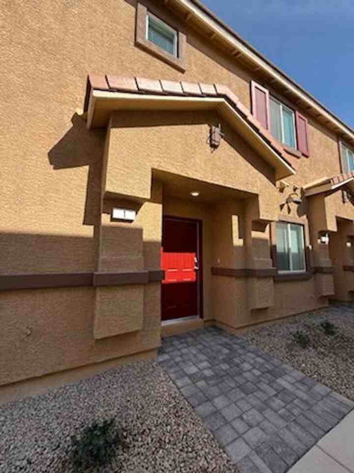 7850 Aurora Sky St - Photo 4 of 40