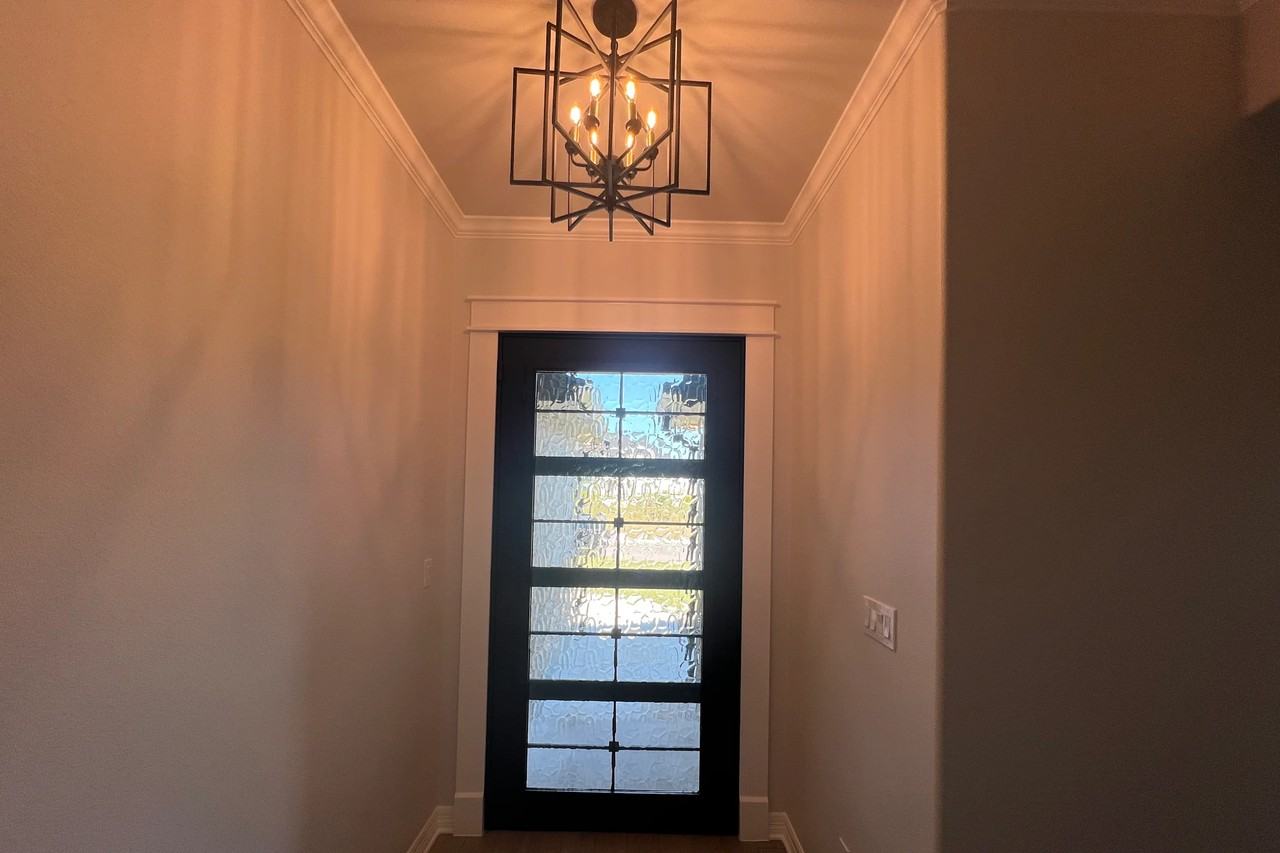 501 Eagle Heights Dr - Photo 2 of 17