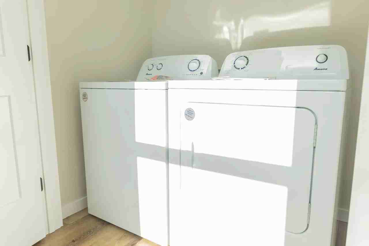 1041 E Delmar St - Photo 2 of 43