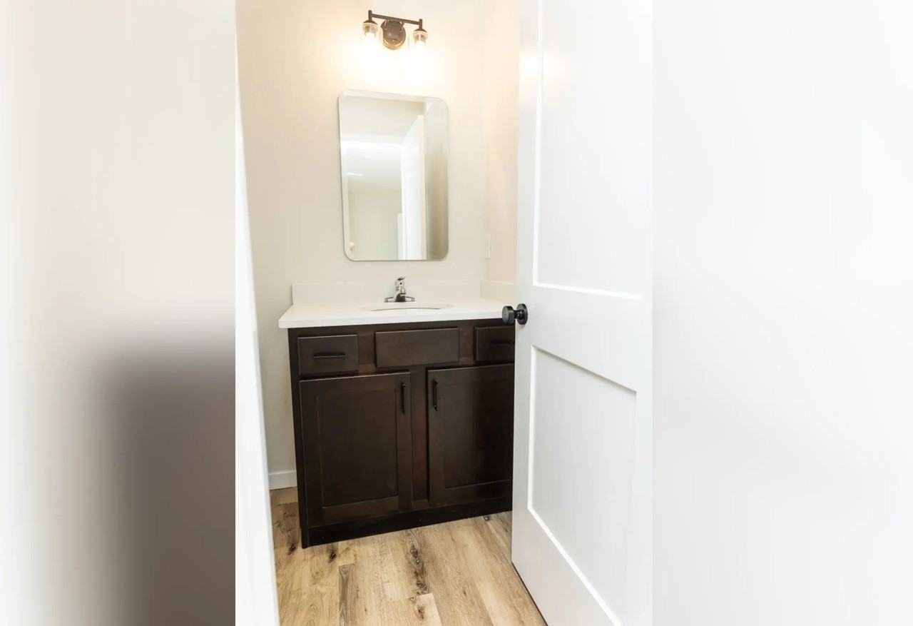 1041 E Delmar St - Photo 3 of 43