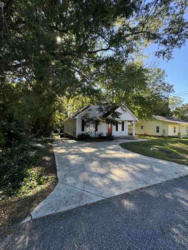 1226 Milton Ave - Photo 3 of 6