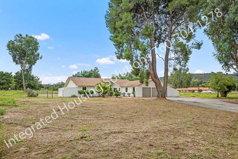 28147 Queensbridge Rd - Photo 3 of 19