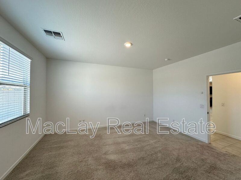 25361 N 144th Dr - Photo 5 of 31