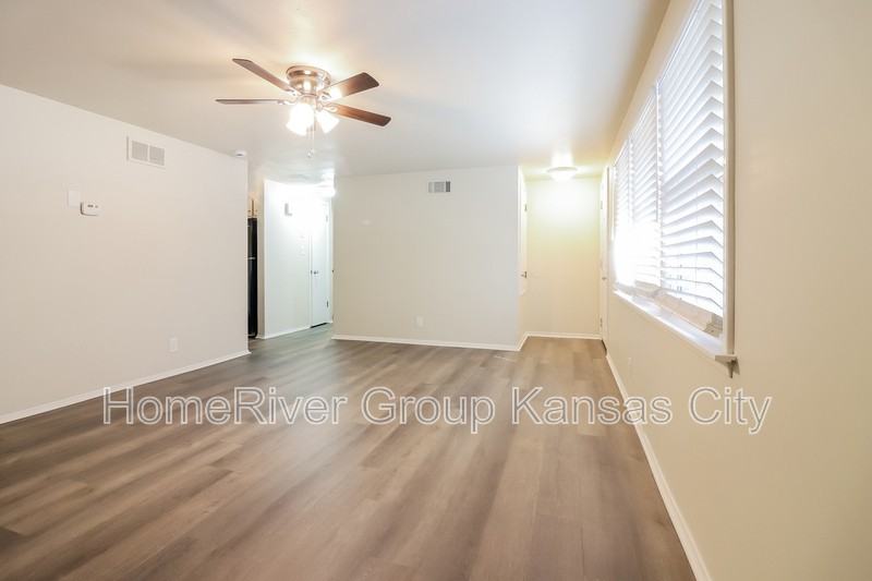 5930 N Colrain Ave - Photo 3 of 19