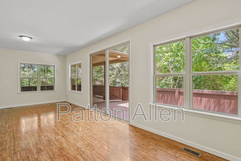 7 Eastway St - Photo 6 of 50