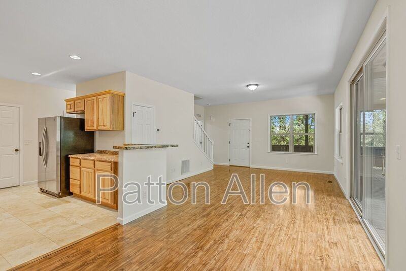 7 Eastway St - Photo 7 of 50