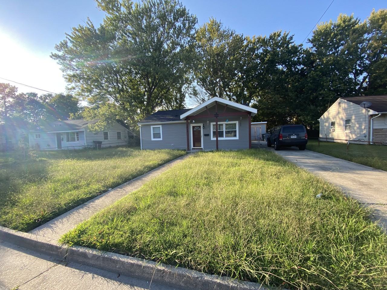 1911 Bancroft Dr - Photo 2 of 41