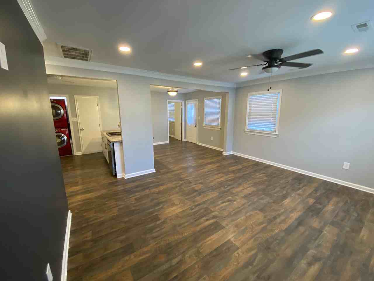 1911 Bancroft Dr - Photo 3 of 41