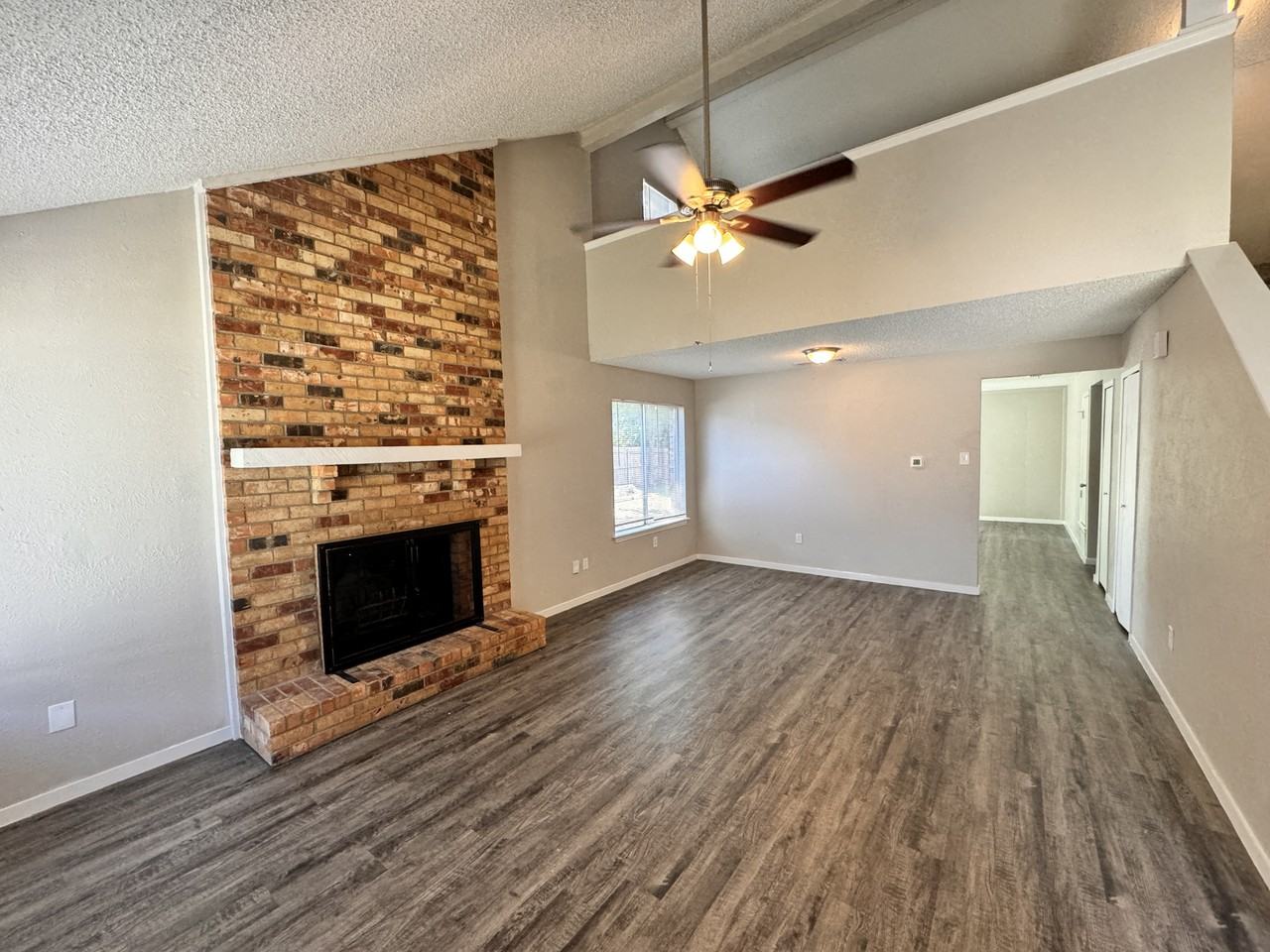 2518 Fallcreek St - Photo 3 of 25