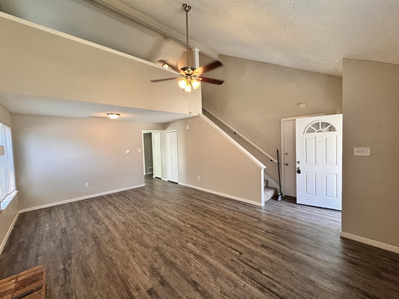 2518 Fallcreek St - Photo 4 of 25