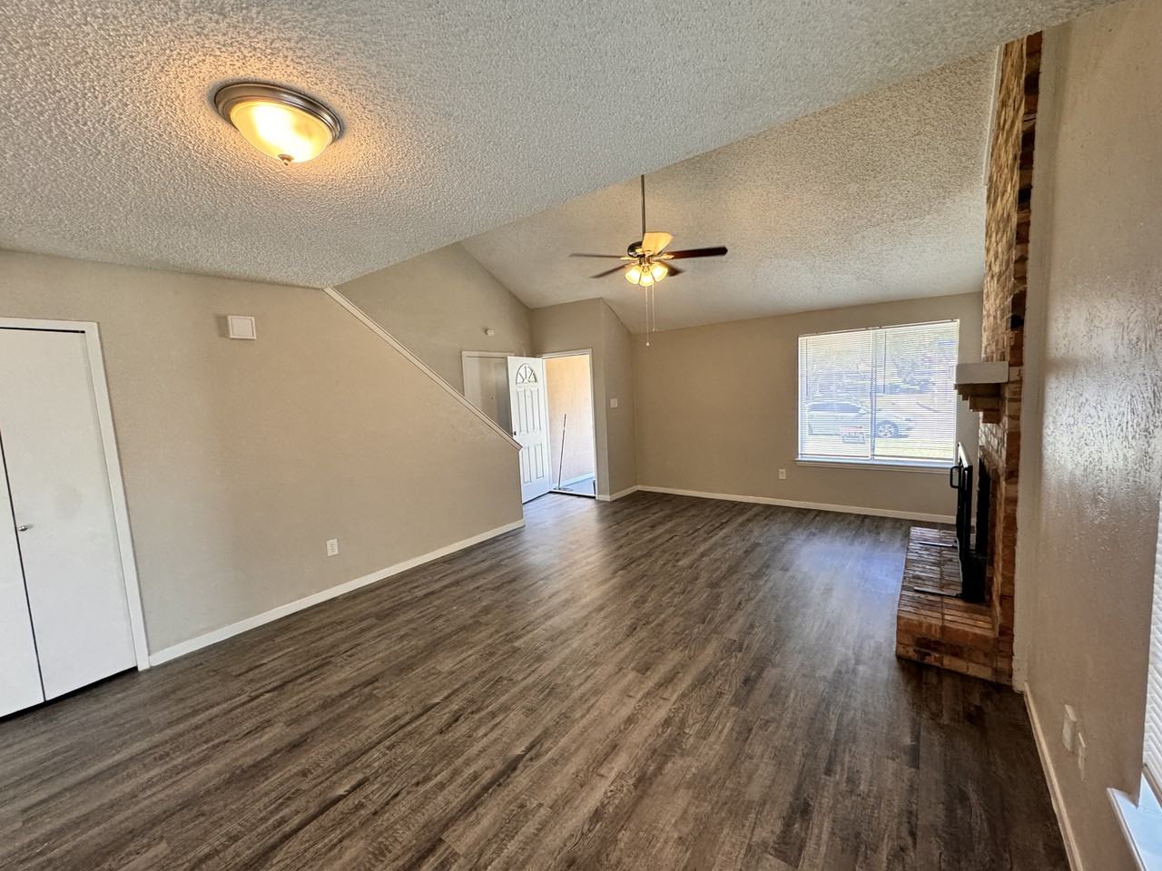 2518 Fallcreek St - Photo 5 of 25