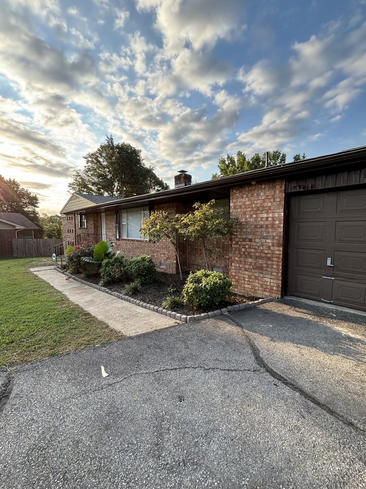 13 Blue Ridge Dr - Photo 2 of 28