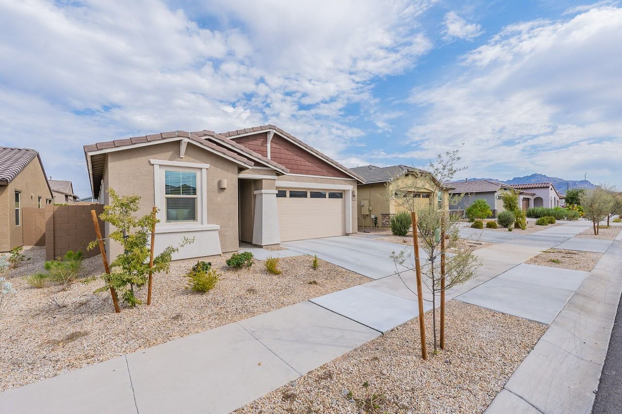 2974 E Mohave Ln - Photo 2 of 36