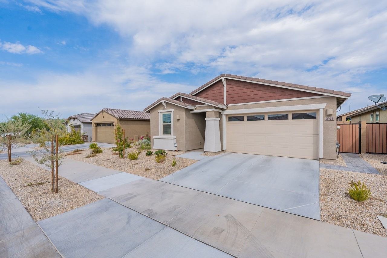 2974 E Mohave Ln - Photo 3 of 36