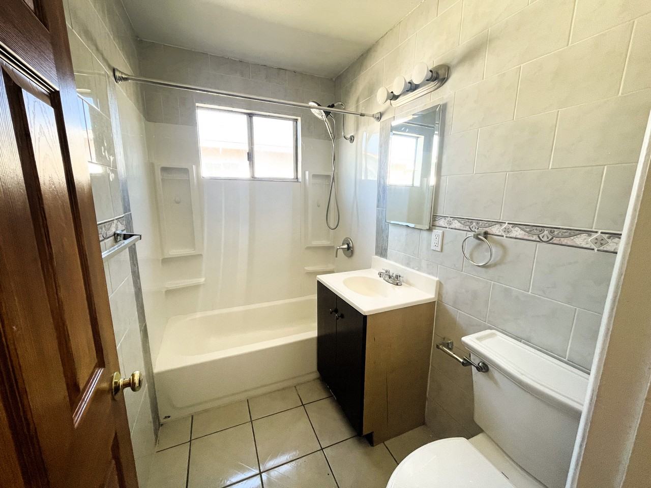 817 E College Ave - Photo 3 of 7