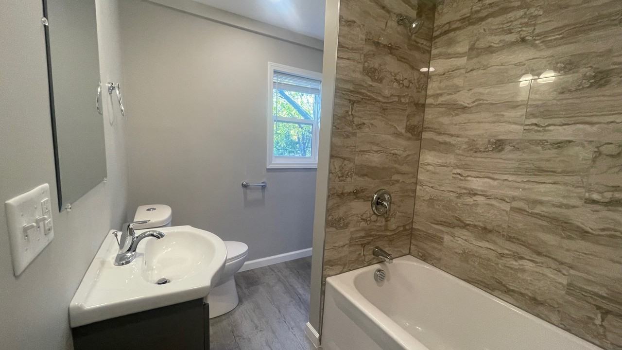 3731 Sheridan Ave N #B - Photo 2 of 8