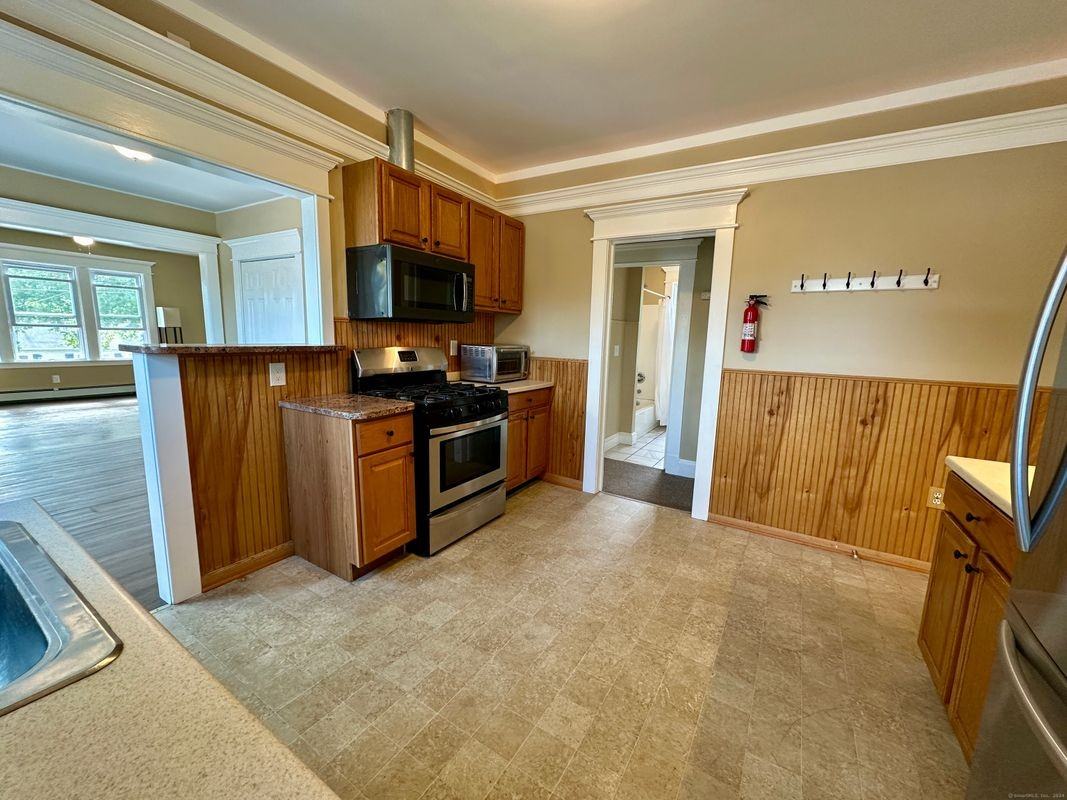 9 Park St - Photo 2 of 25