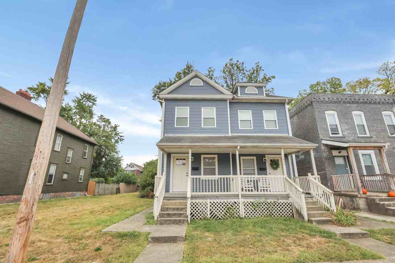 1637 Oak Street - Photo 2 of 51